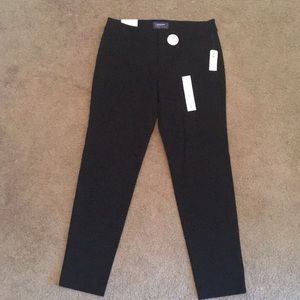 NWT Black Old Navy Pixie Pant Size 4